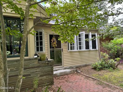 1047 Niskayuna Road