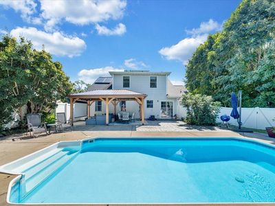 1313 Trevino Dr NE