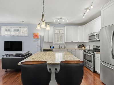 119 E 8th St APT 5