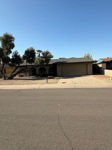 1607 E La Donna Ln