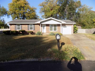 Property at 2210 Alan Ct, Evansville, IN