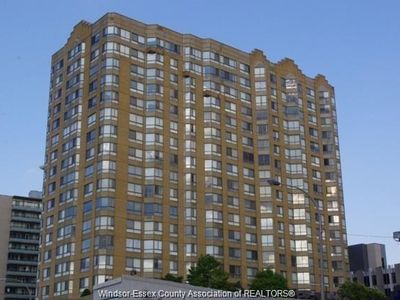 75 Riverside Dr E #1205