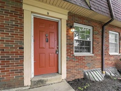 Property at 5690 Beechcroft Rd APT B, Columbus, OH