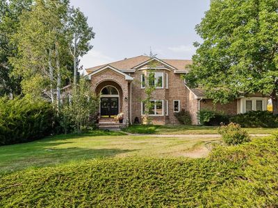 8589 Skyland Dr