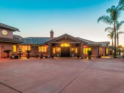 3592 Alta Loma Dr