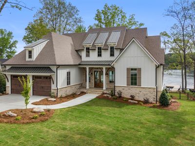 144 Collis Cir
