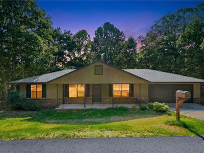 8 Kenilworth Dr