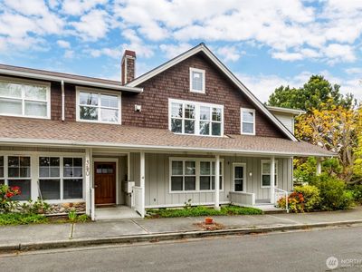 350 Castellano Way #204