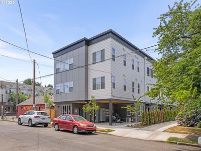 11 NE 55th Ave