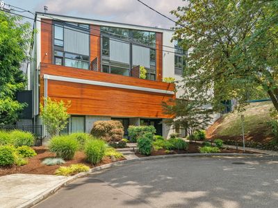 245 SW Meade St APT G2