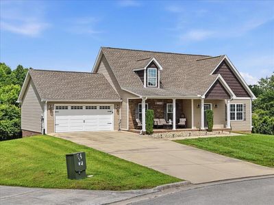 4421 Old Colony Ln