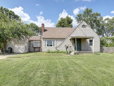 843 Richard St