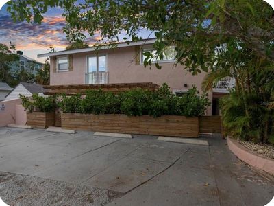 106 E Bay Dr