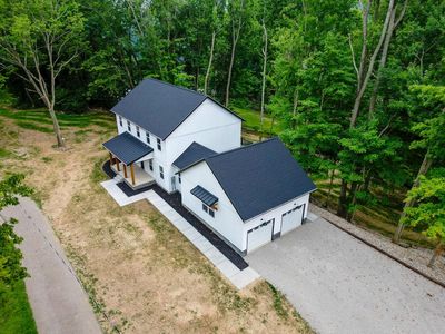 124 E Walnut St