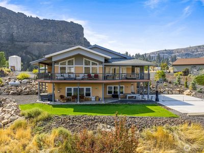 25725 Lincoln Hill Pl E