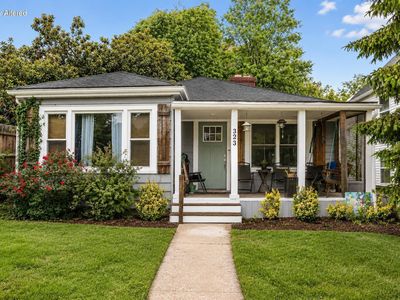 323 W High St