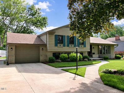 1975 Colony Dr