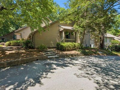 4250 Dyouville Trce