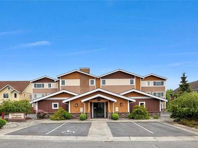 212 W Maberry Dr. #201