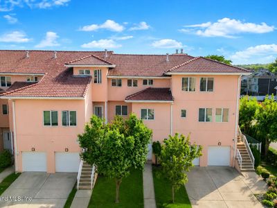 16 Harbour Ct