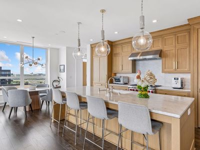 1111 W River Pkwy #18D