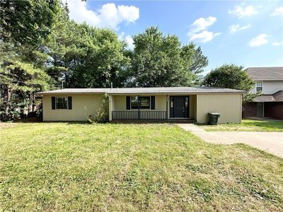 Property at 2201 W Deane St, Fayetteville, AR