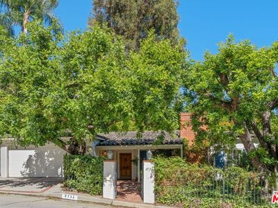 2736 Outpost Dr