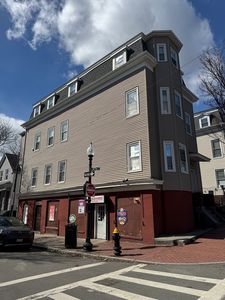 75 Putnam St