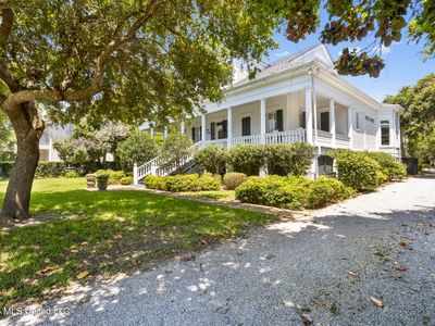 811 Scenic Dr