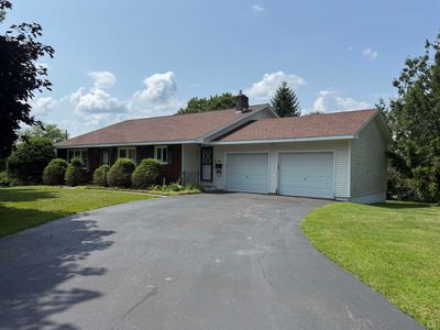27 Fairlane Dr