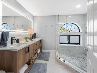 637 Beachwalk Cir #E202
