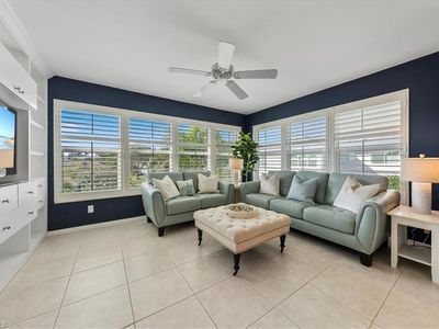 Property at 725 Neapolitan WAY #725, Naples, FL