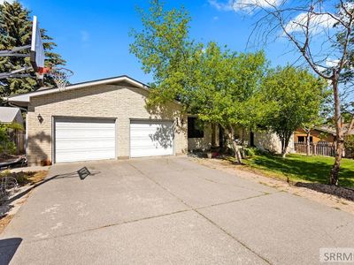 230 Apache Ave