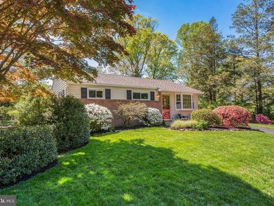 Property at 6 Diane Dr, Malvern, PA