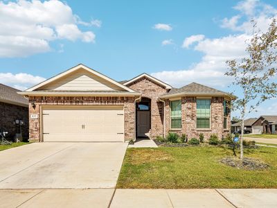 Property at 617 Amber Fields Dr, Krum, TX