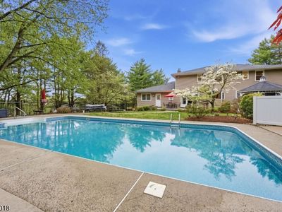 15 Sunrise Cir