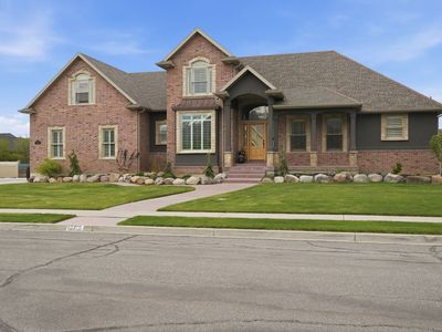 10215 N 6960 W