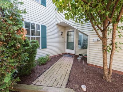 6131 Center St APT 106