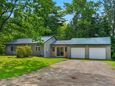 1649 Pond Road