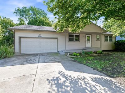 Property at 636 Dublin Dr, Andover, KS