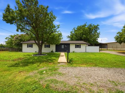 208 S State Highway 16