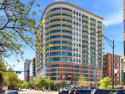 340 W Superior St APT 1009
