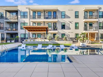 1701 Simond Ave Unit 516