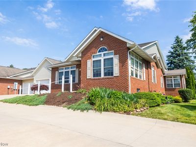 201 Greenbriar Ln