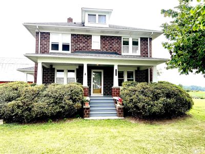 2454 E Labo Rd
