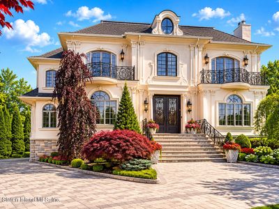 55 Blackhorse Ct