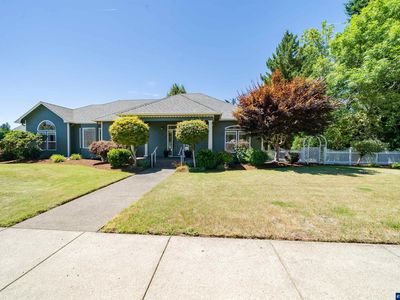 785 N 15th Ave