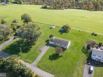 38 Locust Rd
