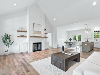 12930 Constitution Rte S