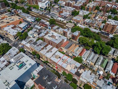 1727 E 14th St FLOOR 1